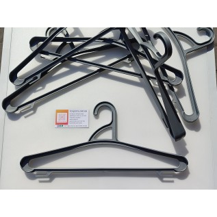 Вішалка пластикова з неповоротним гачком та широким плечем 42х3,5см.